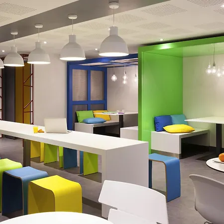 南特中心宜必思风格酒店 3* 南特