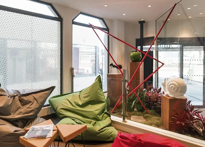 南特中心宜必思风格酒店 酒店 3*