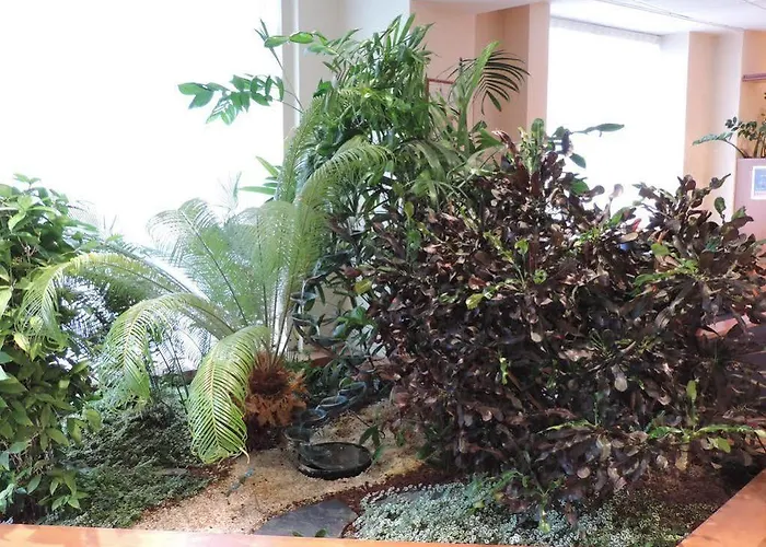 南特中心宜必思风格酒店 3* 南特