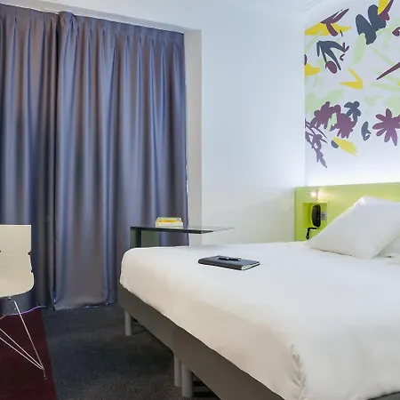 Ibis Styles Centre Gare Ναντ